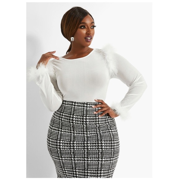 Ashley Stewart Tops - 🤍Semi Sheer Feather Trim Top Plus Size 26/28